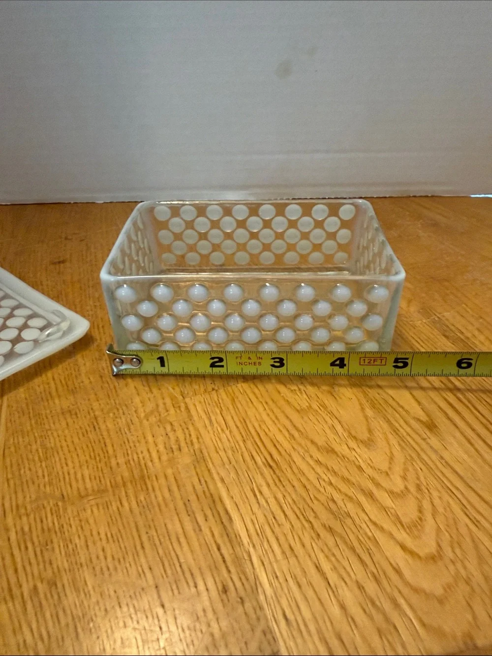 Hobnail timeless white